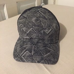 Lululemon Dash and Splash Cap